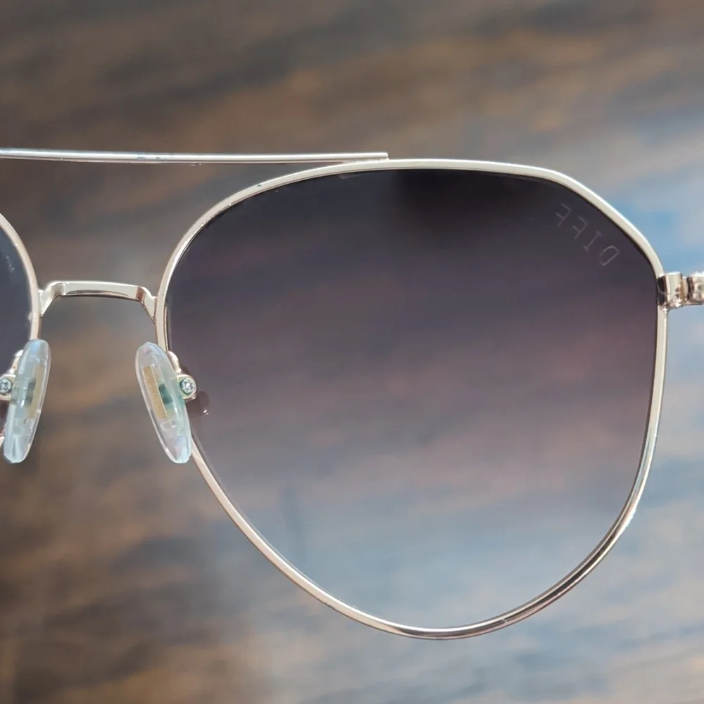 Diff Aviator Style Glasses - Picture 4 of 4